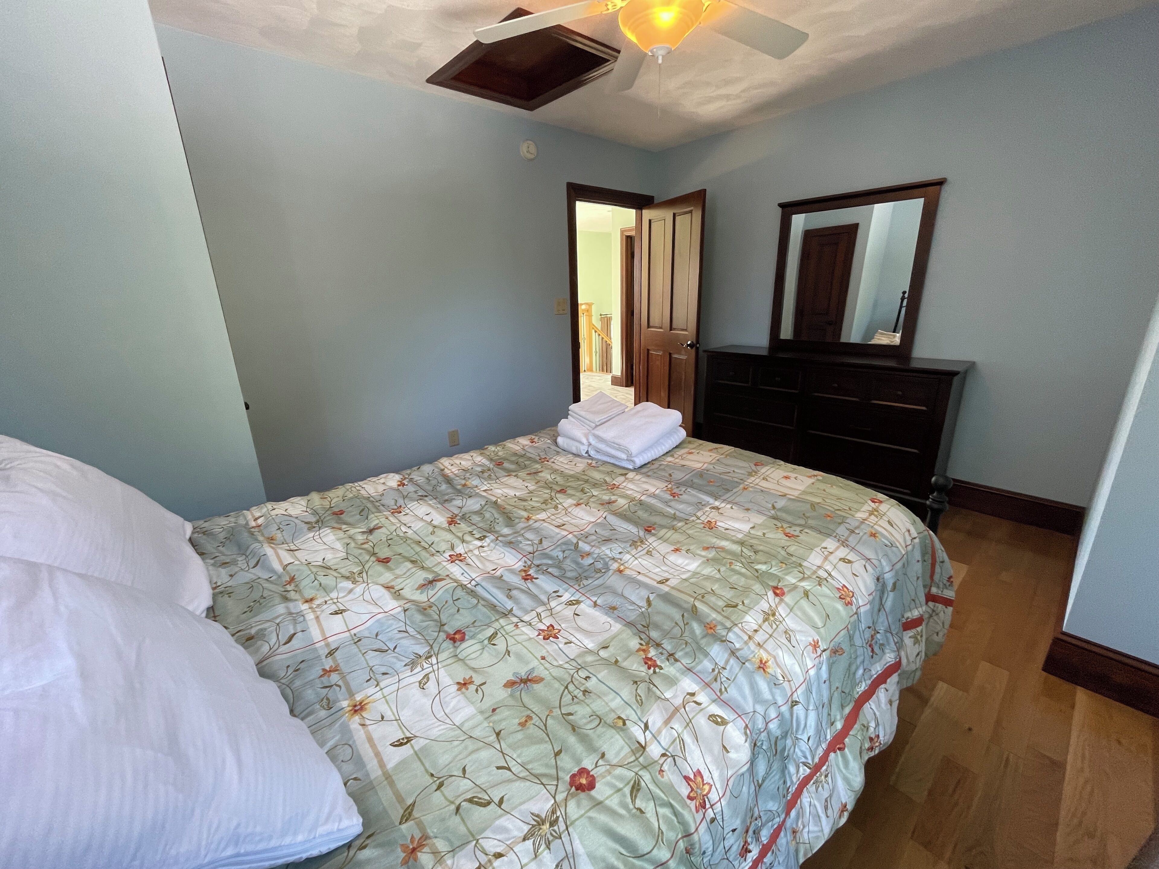 8 bedrooms, iron/ironing board, WiFi (free), bed sheets