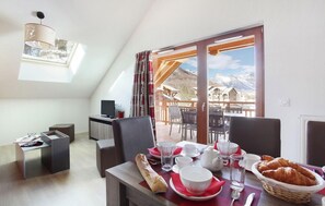 Dining - Swimming pool, parking, tv, ski locker, 60m², Serre Chevalier (SERRE CHEVALIER)