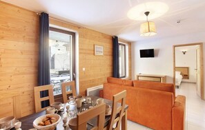 Dining - Wifi, swimming pool, sauna, hammam, tv, ski locker, 45-50m², La Clusaz (La Clusaz)