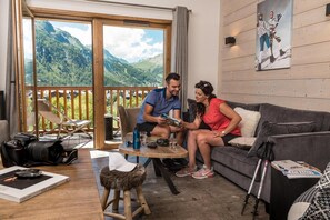 Living area - Wifi, fitness, swimming pool, sauna, hammam, balcony, tv, ski locker, 60m², Val d'Isère (Val-d'Isère)
