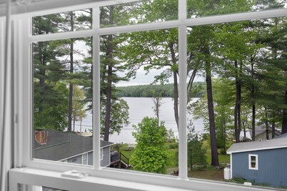 Lakefront haven near Pleasant Mt-central location-25 mi. to N.Conway