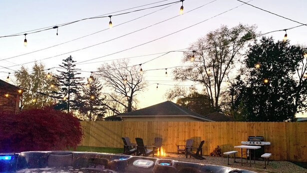 Outdoor dining - Hot Tub | Sauna | 1.1 MI to ND  | Backyard Oasis (South Bend)