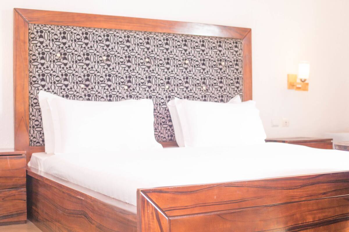 Exclusive Double Room | In-room safe, individually decorated, individually furnished, desk