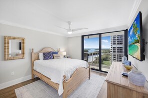 2 bedrooms, iron/ironing board, WiFi, bed sheets - Beachfront Condo | Panoramic Ocean Views & Pool (Marco Island)