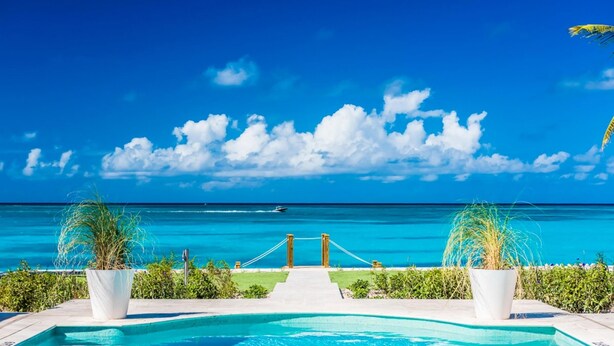 Pool - Villa Milestone (Providenciales)