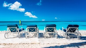 On the beach - Villa Milestone (Providenciales)