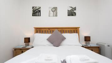 Muebles diferentes, tabla de planchar con plancha y wifi gratis