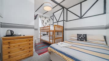 Comfort Quadruple Room | Individually furnished, iron/ironing board, free WiFi, bed sheets