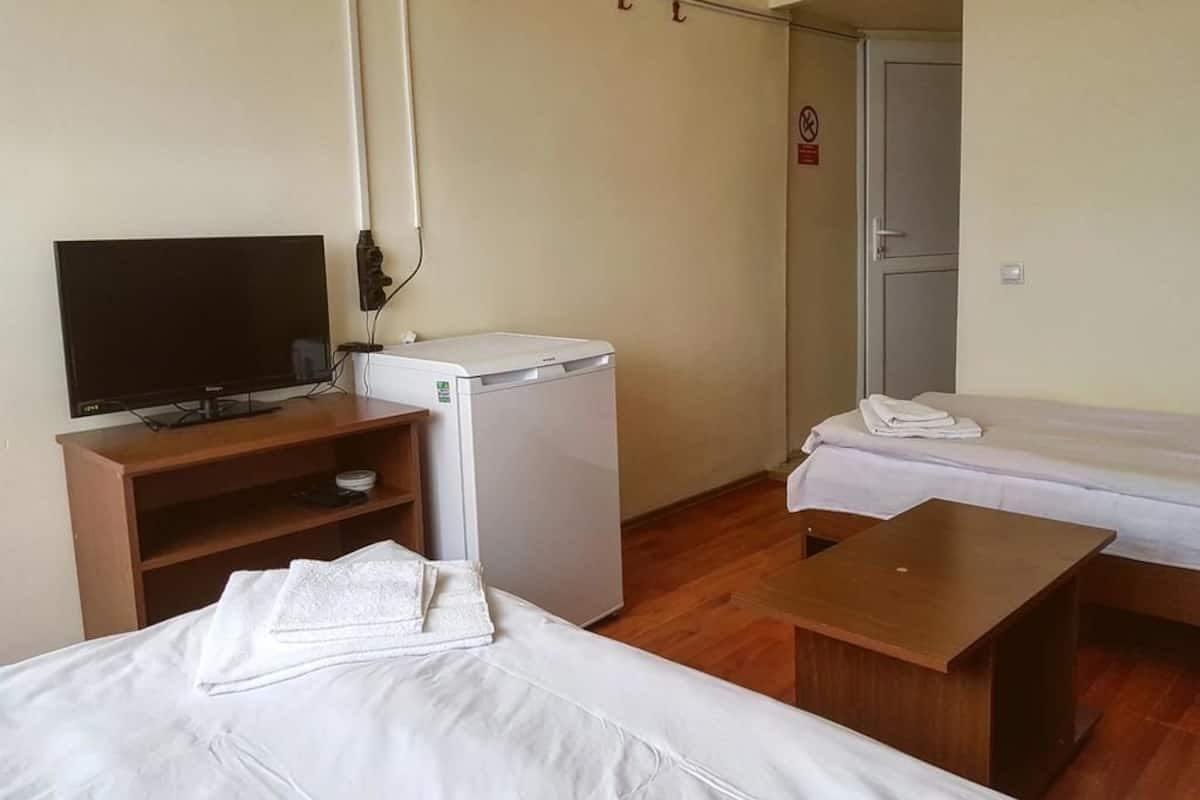 Kamar Double, pemandangan kebun | Setrika/meja setrika dan Wi-Fi gratis