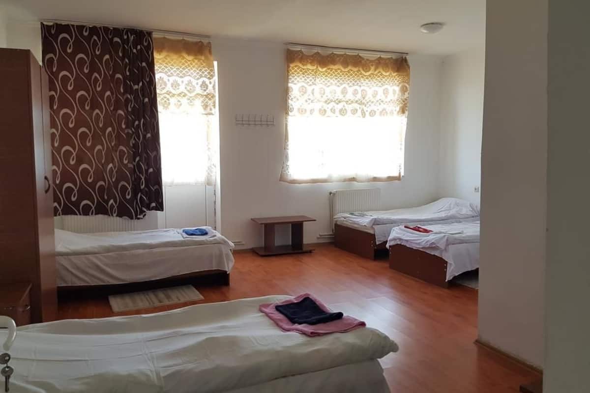 Kamar Keluarga (5 guests) | Setrika/meja setrika dan Wi-Fi gratis