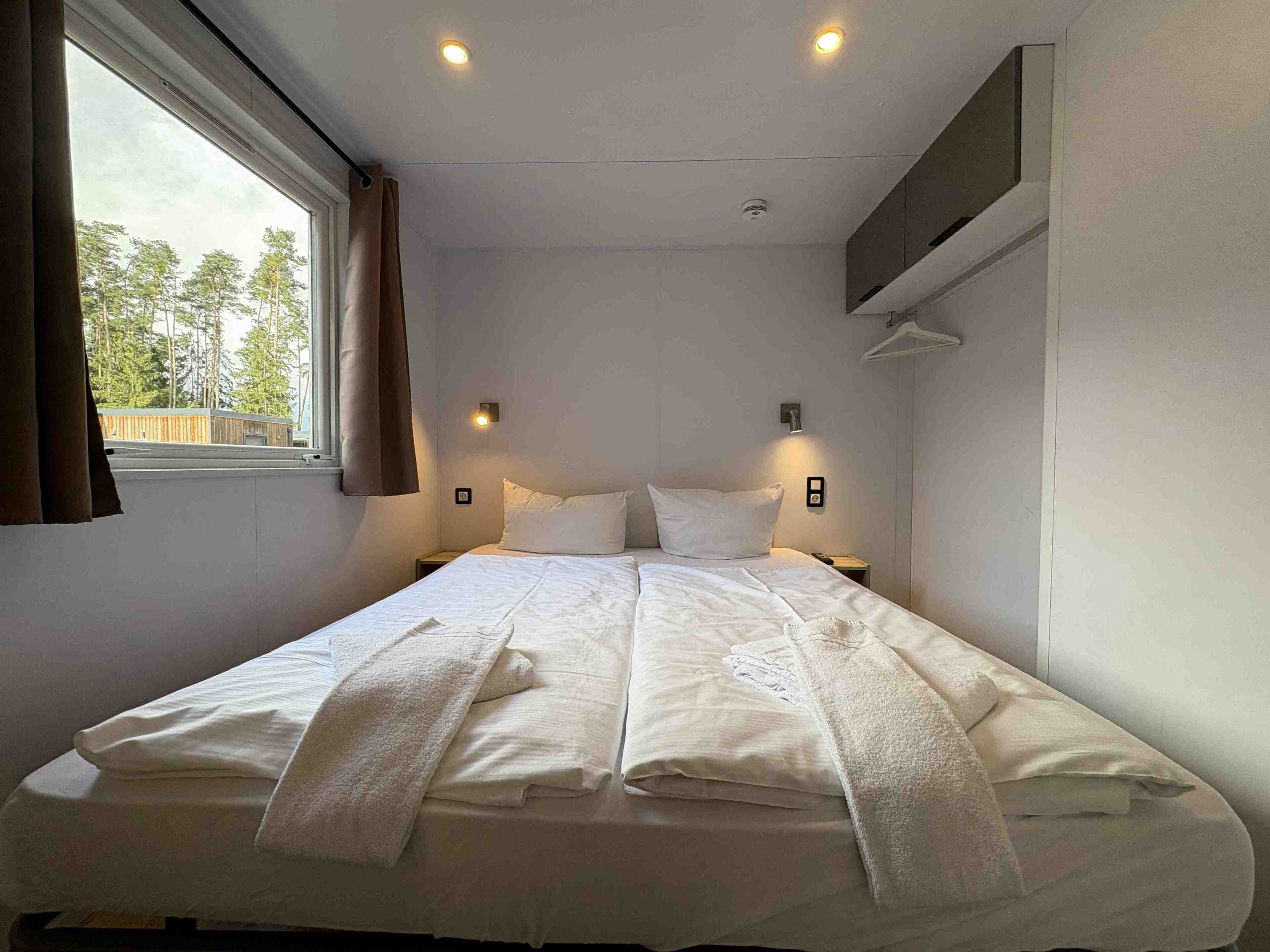 3 bedrooms, free WiFi, bed sheets