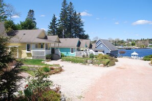 Exterior - SUN, SAND, OCEAN in Hubbards Nova Scotia (Hubbards)
