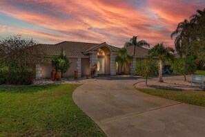 Exterior - Direct Gulf Access, Spa and Heated Pool - Villa Poseidon's Passage- Roelens Vacations (Cape Coral)