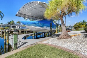 Marina - Direct Gulf Access, Spa and Heated Pool - Villa Poseidon's Passage- Roelens Vacations (Cape Coral)