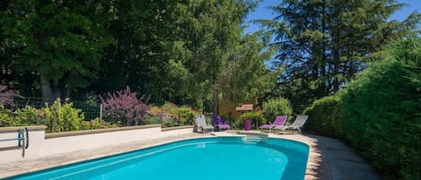 Outdoor pool, pool loungers