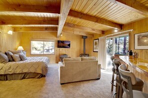 3 habitaciones, decoración personalizada y muebles diferentes 