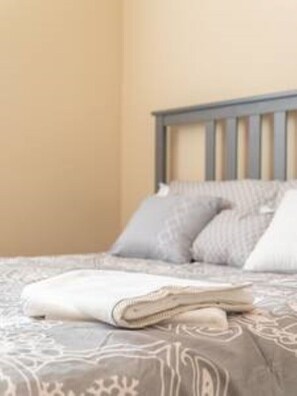 4 bedrooms, in-room safe, desk, iron/ironing board