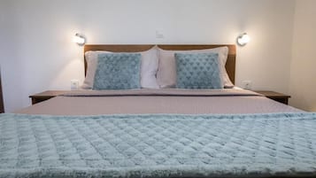 In-room safe, desk, blackout curtains, free WiFi