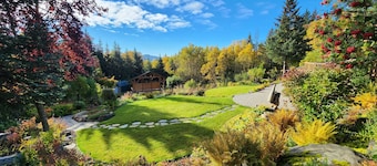 Wine tasting with a view! Exclusive apartment available at Bear Creek Winery.