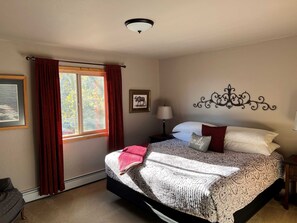 3 bedrooms, free WiFi, bed sheets