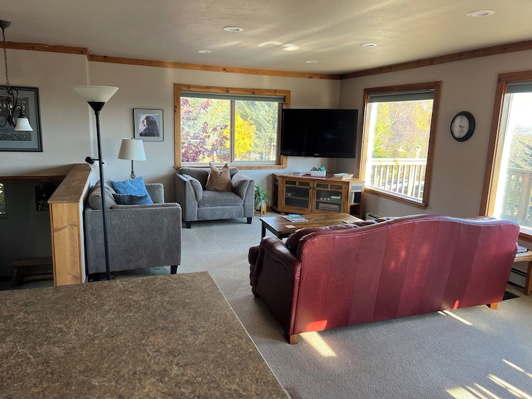 Wine Tasting With A View! Exclusive Apartment Available At Bear Creek Winery. - Alaska