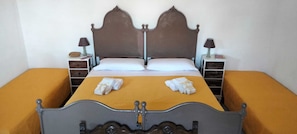 3 chambres, fer et planche à repasser, Wi-Fi gratuit, draps fournis