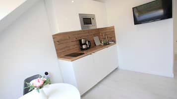 Fridge, microwave