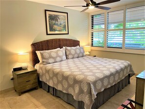 1 bedroom, iron/ironing board, travel crib, free WiFi - *Walk to Beach* Kamaole Sands Inner Courtyard, Ground Floor, Smart TV (Kihei)