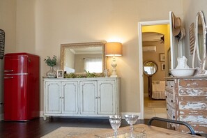 Interior - Spacious Family - Friendly Home Near Wedding Venues and Plum Creek Golf Course.  (Kyle)