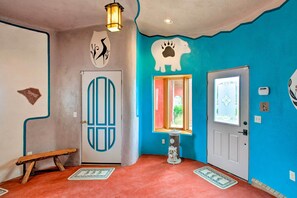 Interior - Taos Area Escape on 1.5 Acres: Panoramic Mtn Views (El Prado)