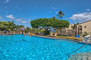 A heated pool - Maui Hill #J-113 Ocean View, Spacious, Full A/C, Wifi, Near Beach Great Rates (Kihei)