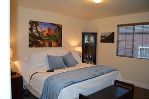 8 bedrooms, desk, iron/ironing board, free WiFi