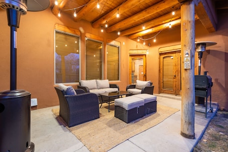 Property grounds. Southwestern Adobe Retreat 2.6 miles from Balloon Fiesta