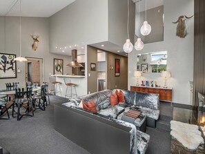 House | Exterior - Vantage Point Condo 601 (Vail)
