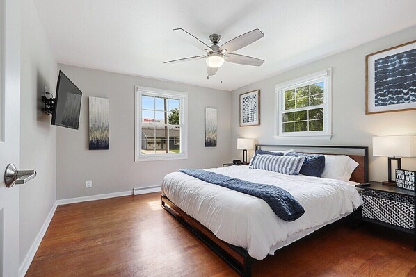 3 bedrooms, iron/ironing board, travel crib, free WiFi