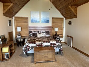 4 bedrooms, desk, iron/ironing board, bed sheets