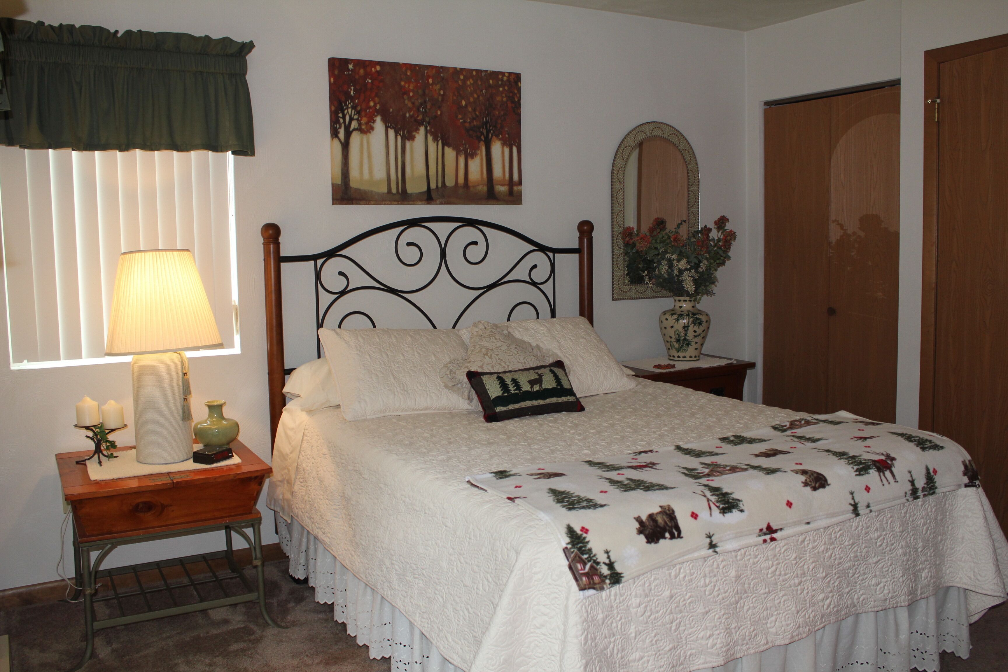 Great Golf Or Ski Getaway! Walking distance to Both!