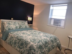 2 bedrooms, iron/ironing board, WiFi, bed sheets - Cozy 2 Bedroom Apt, 20 Mins from NYC (Bayonne)