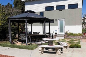 Outdoor dining - Oasis | Inside Out Living | Privacy | Pool (Brea)