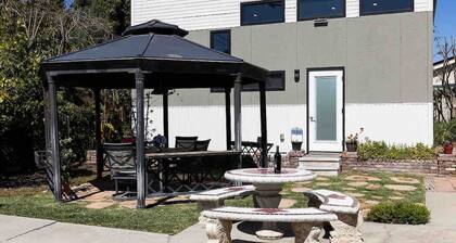 Pieni talo elää uima-altaalla!