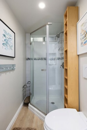 Hair dryer, towels - Oasis | Inside Out Living | Privacy | Pool (Brea)