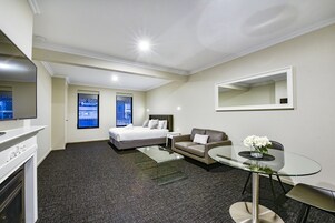 1 bedroom, premium bedding, pillowtop beds, desk