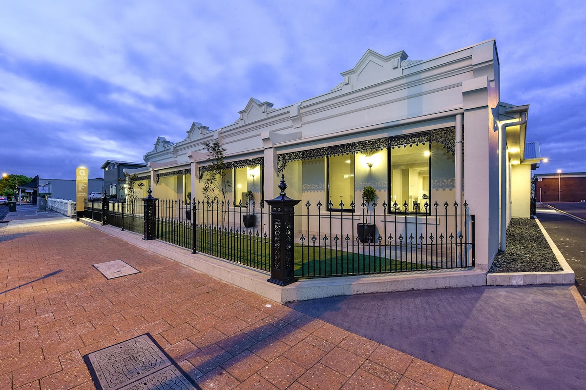 1 bedroom, premium bedding, pillow-top beds, desk