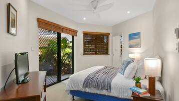 Basic Apartment | 2 bedrooms, iron/ironing board, free WiFi, bed sheets