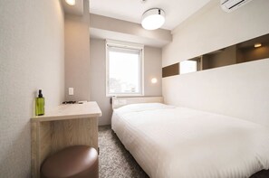 Desk, soundproofing, free WiFi, bed sheets - SuperHotel Saitama Kawagoe (Kawagoe)