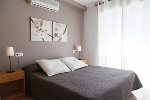 2 slaapkamers, een strijkplank/strijkijzer, gratis wifi, beddengoed