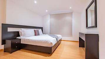 2 bedrooms, in-room safe, desk, iron/ironing board