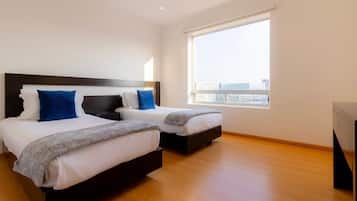 2 Schlafzimmer, Zimmersafe, Bügeleisen/Bügelbrett, Reisekinderbett
