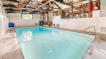 Alberca techada y alberca climatizada