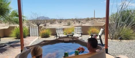 Outdoor spa tub